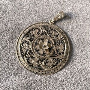 Sterling Vintage Filigree Floral Medallion